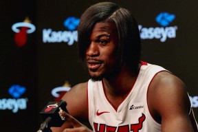 PG-包含巴特勒回归赛场，高光表现首场状态亮眼，公牛观众沸腾！的词条