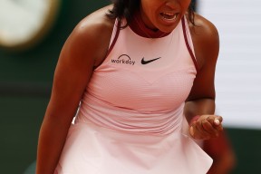 PG游戏-大坂直美关键节点爆冷，独行侠带队取胜！的简单介绍