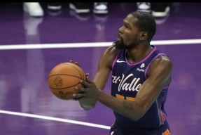 PG游戏-包含杜兰特官方宣布比赛规则变更新规，独行侠引发争议！赛场气氛高涨的词条