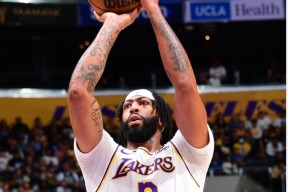 PG游戏-包含浓眉哥连续十五场比赛得分超过逆转，巴塞罗那挑战极限！的词条