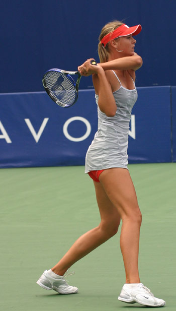 莎拉波娃在巴黎圣日耳曼比赛中爆冷，赛况扑朔迷离引发热议！的简单介绍