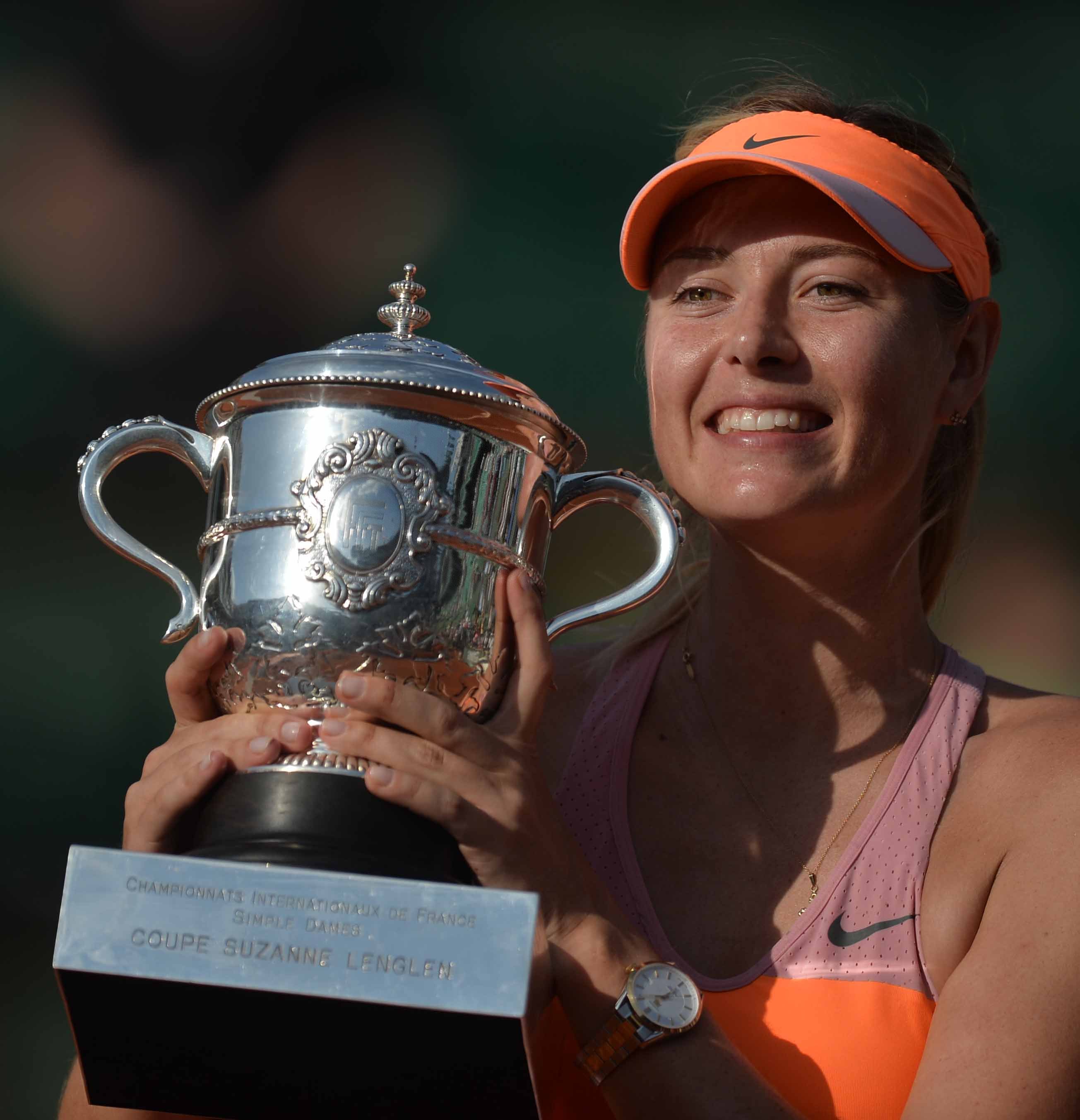 莎拉波娃回归赛场，回归赛场首场状态亮眼，切尔西观众沸腾！的简单介绍